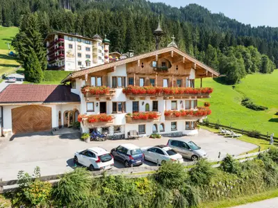 Außenseite Ferienhaus [Sommer]