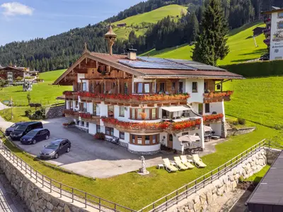 Außenseite Ferienhaus [Sommer]