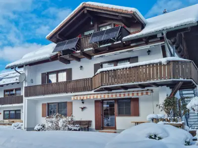 Außenseite Ferienhaus [Winter]