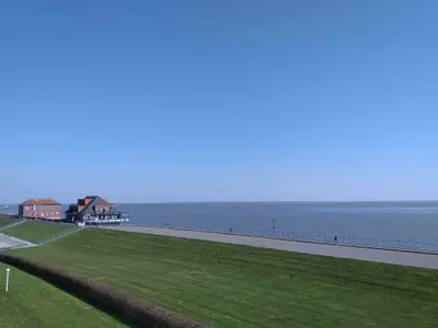 Weitblick vom Balkon nach links