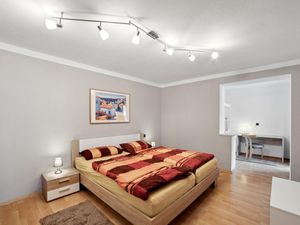 22613413-Ferienwohnung-4-Wilhermsdorf-300x225-4