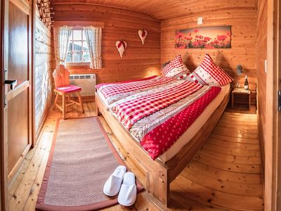 2. Schlafzimmer mit Doppelbett