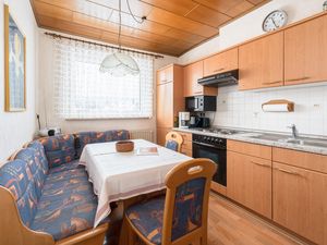 23992180-Ferienwohnung-5-Willingen (Upland)-300x225-4