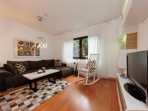 23481966-Ferienwohnung-3-Wilnsdorf-300x225-3