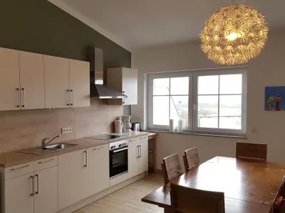 Fewo 4: Wohnraum mit Küche