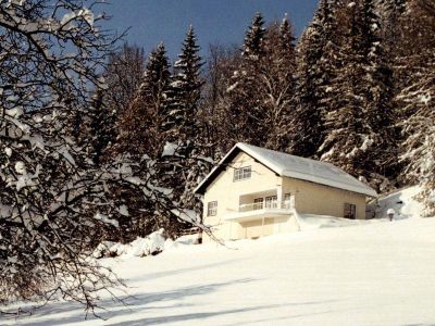 Bauer am Berg im Winter