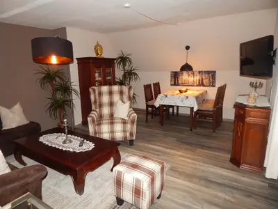 Wohnzimmer mit Essbereich