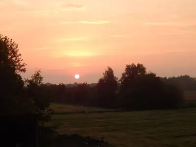 Sonnenuntergang - Haus am Kanal