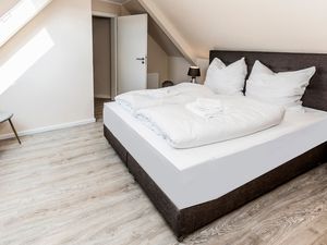 23833869-Ferienwohnung-4-Winterberg-300x225-5