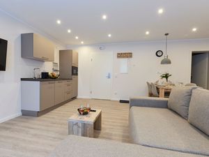 23833889-Ferienwohnung-4-Winterberg-300x225-5