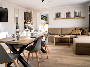 23834770-Ferienwohnung-7-Winterberg-300x225-3