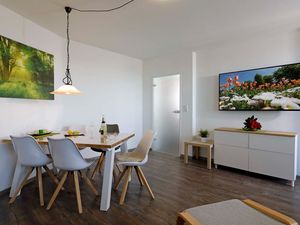 23884003-Ferienwohnung-4-Winterberg-300x225-1