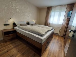 23461808-Ferienwohnung-3-Winterberg-300x225-3