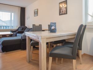 23948824-Ferienwohnung-4-Winterberg-300x225-3