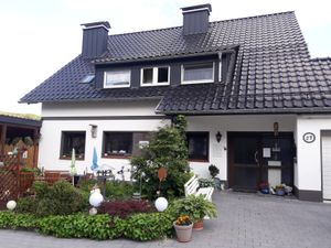 22146823-Ferienwohnung-8-Winterberg-300x225-3