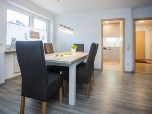 23969570-Ferienwohnung-6-Winterberg-300x225-4