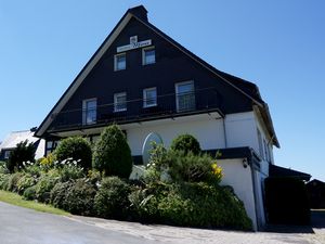 22205743-Ferienwohnung-4-Winterberg-300x225-5