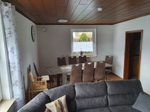 23311543-Ferienwohnung-8-Winterberg-300x225-5