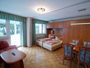 23969556-Ferienwohnung-3-Winterberg-300x225-5