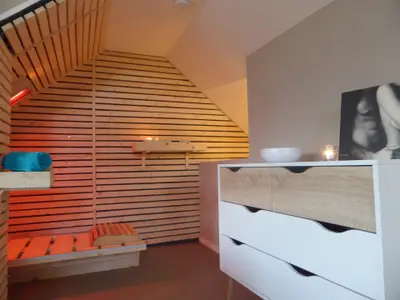 Infrarotkabine im Zimmer