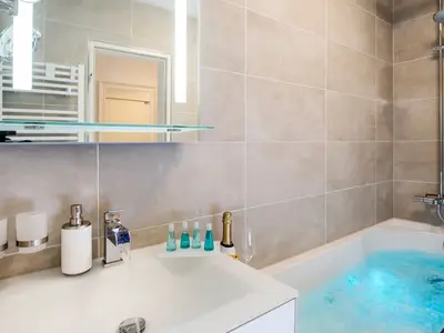 Whirlpool mit Dusche