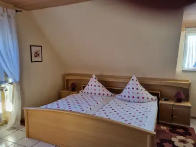 Schlafzimmer 1