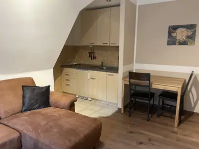 Wohnbereich + Küchenzeile