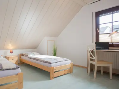Schlafzimmer 2