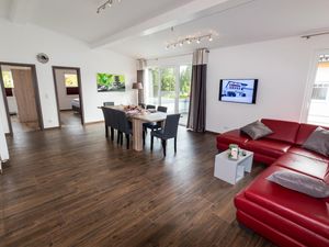 22138687-Ferienwohnung-6-Winterberg-300x225-1