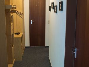 22249665-Ferienwohnung-4-Winterberg-300x225-5