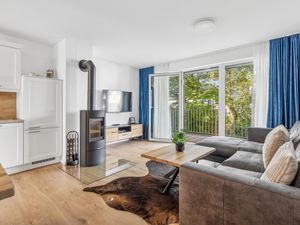 23824312-Ferienwohnung-4-Winterberg-300x225-1