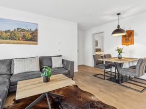 23824312-Ferienwohnung-4-Winterberg-300x225-2