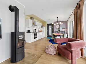 23824282-Ferienwohnung-3-Winterberg-300x225-2