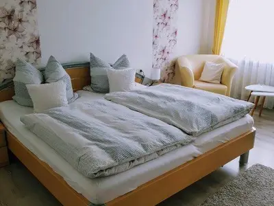 Fewo unten -2 Schlafzimmer/ 2 Bäder mit Gartenblick