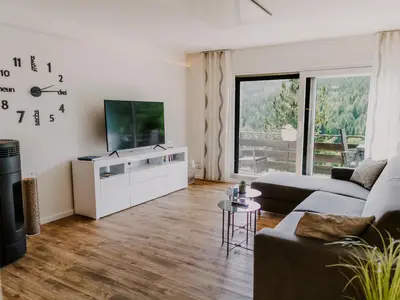 Wunderschöner Wohnbereich mit einem weiteren vollwertigem Bett im Sofakasten