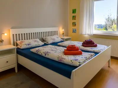 Schlafzimmer 1