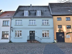 24046038-Ferienwohnung-1-Wismar-300x225-0