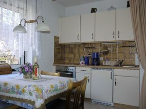 23896020-Ferienwohnung-3-Wittdün-300x225-3