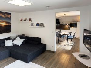 23977372-Ferienwohnung-5-Wittdün-300x225-1