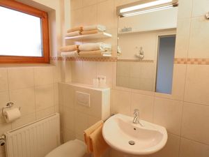 338133-Ferienwohnung-2-Wittdün-300x225-5