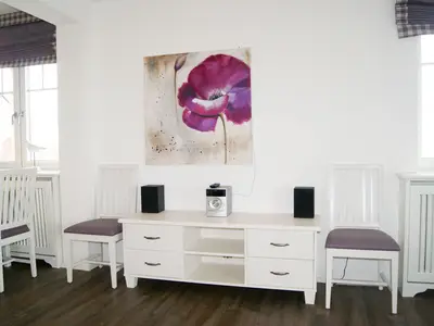 Wohnzimmer in der Ferienwohnung Strandloge im Haus Strand Residenz in Wittdün auf Amrum