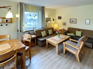 Wohn- und Esszimmer der Ferienwohnung Kreft in Wittdün auf Amrum