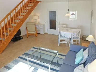 Wohnzimmer in der Ferienwohnung Obere Wandelbahn 15/9 in Wittdün auf Amrum