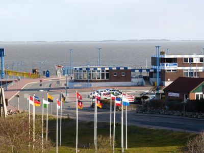 Blick zum Fährhafen aus der Ferienwohnung Therese 8 in Wittdün auf Amrum