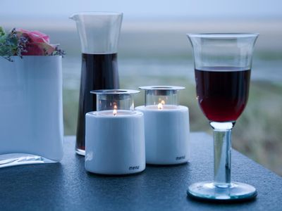 Weinglas auf der Terrasse der Ferienwohnung Aalto in Wittdün auf Amrum