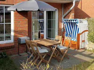 Terrasse der Ferienwohnung Windstille in Wittdün auf Amrum im Frühling