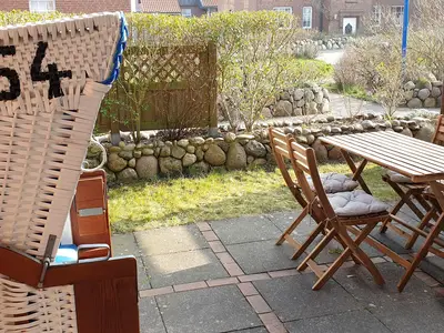 Terrasse der Ferienwohnung Windstille in Wittdün auf Amrum im Frühling