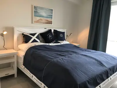Schlafzimmer 1