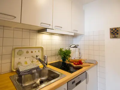 Küche in der Ferienwohnung Jungnamen Sand 14 in Wittdün auf Amrum