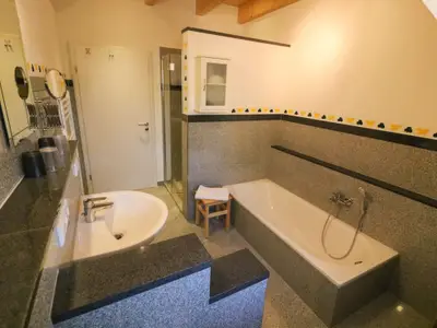 moarhof-wohnung-hofblick-baden01